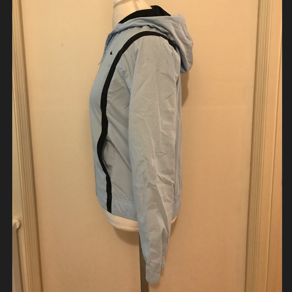 Nike Light Jacket - Picture 2 of 8